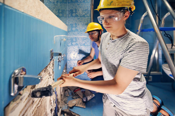 Best Emergency Mold Remediation  in Bloomingburg, OH